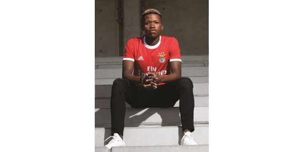 Camisa Benfica nova temporada em casa e fora